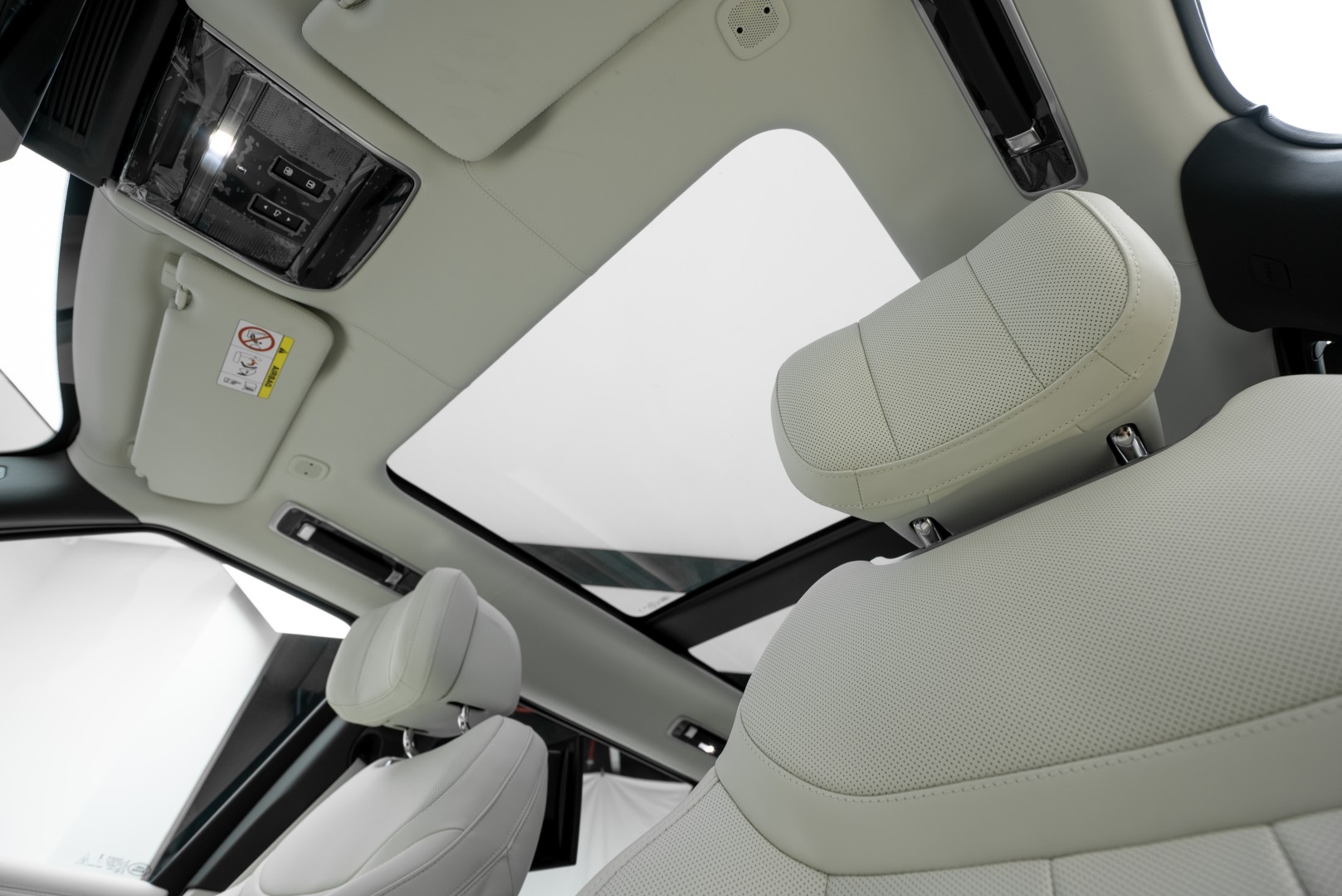 2025 RANGE ROVER P530 AUTOBIOGRAPHY LWB DEALER WARRANTY FOR 5 YEARS.